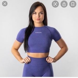Alphalete capri sun crop top large fits medium